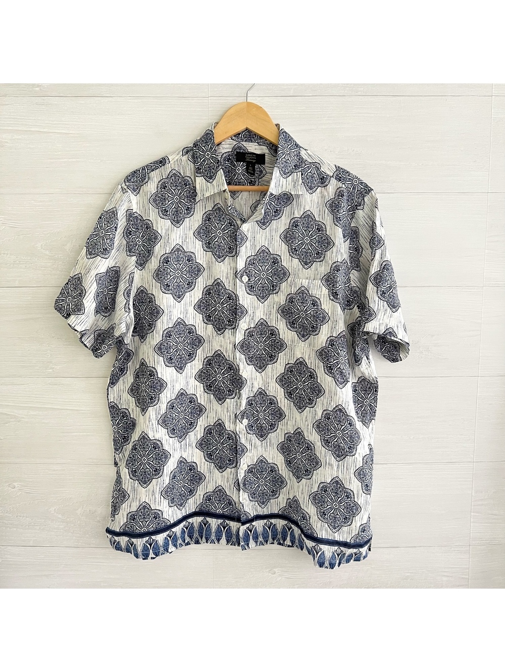 Club Room Luxury 100% Linen Blue White Medallion Shirt Mens L Short Sleeve